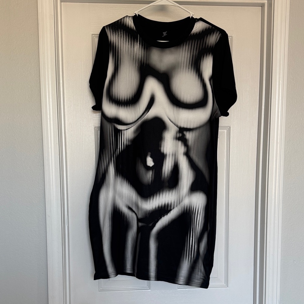 SHEIN Black and White Optical Illusion Dress